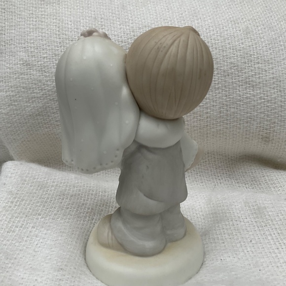 Vintage PRECIOUS MOMENTS Bless You Two Bride Groom Figurine 1982 Jonathan David - Picture 3 of 7